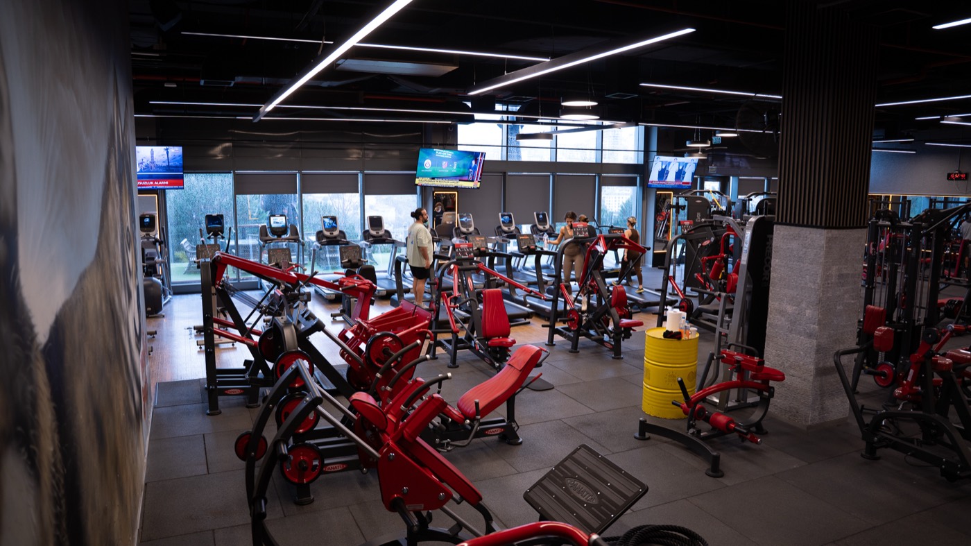 Fitness salonu ve ağırlık alanı — Navitas 5. Levent, Eyüpsultan